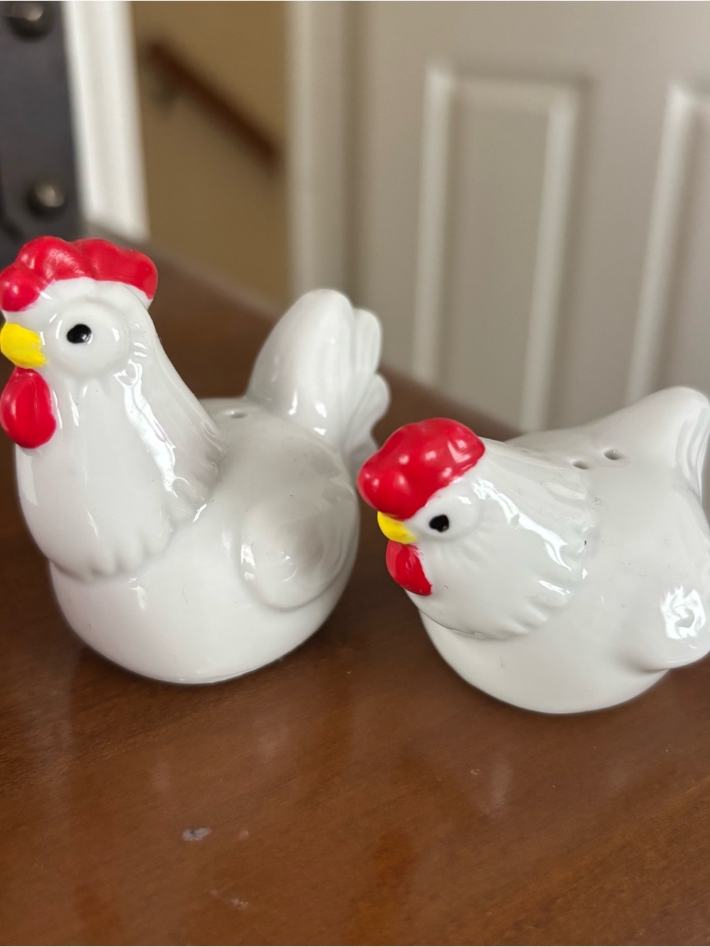 Ceramic White Hen Salt and Pepper Shaker Set with Red Accents